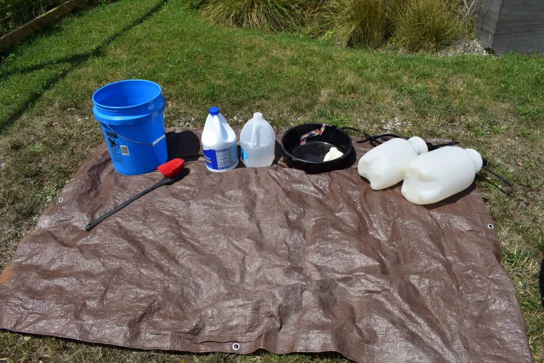 Cleaning materials for field work